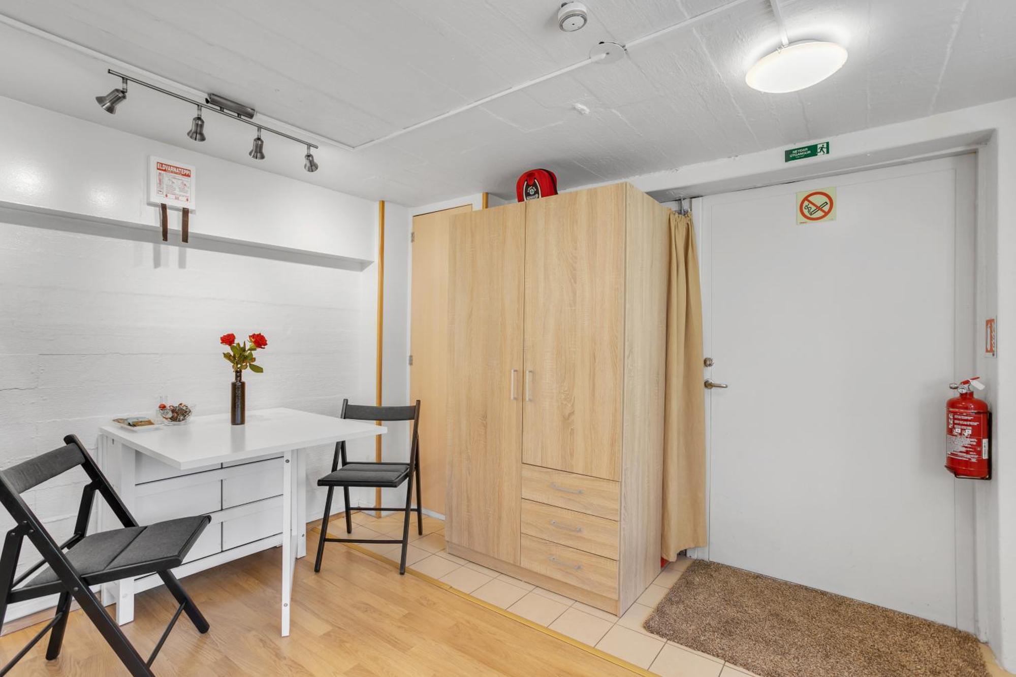 Lara Studio In Laugardalur Valley, Reykjavik Central Park And Botanical Garden, Private Entrance, Free Private Parking On Side Exterior photo