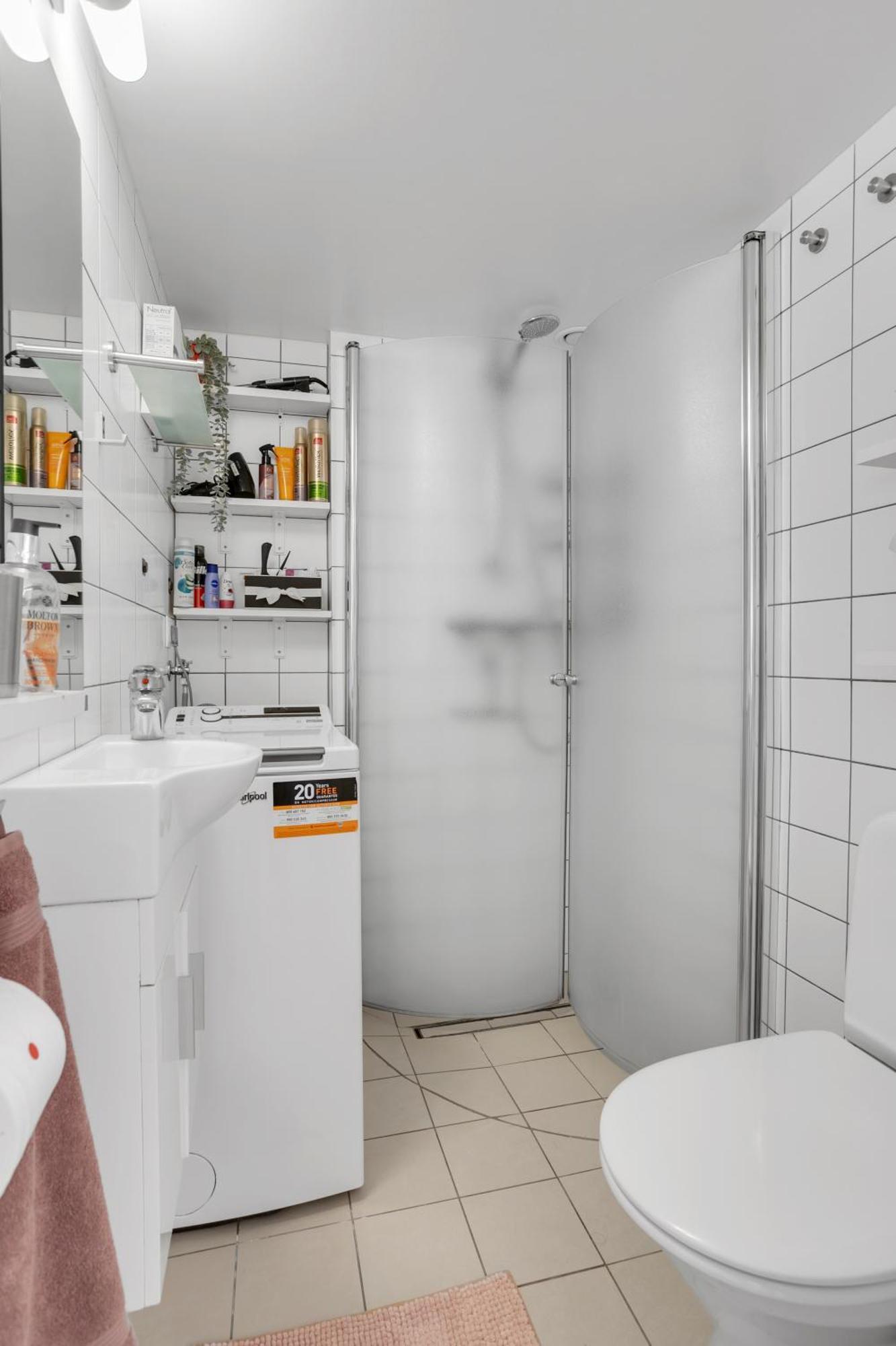 Lara Studio In Laugardalur Valley, Reykjavik Central Park And Botanical Garden, Private Entrance, Free Private Parking On Side Exterior photo
